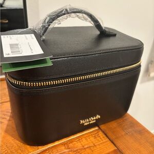 Kate Spade Devin Vanity Kit train case